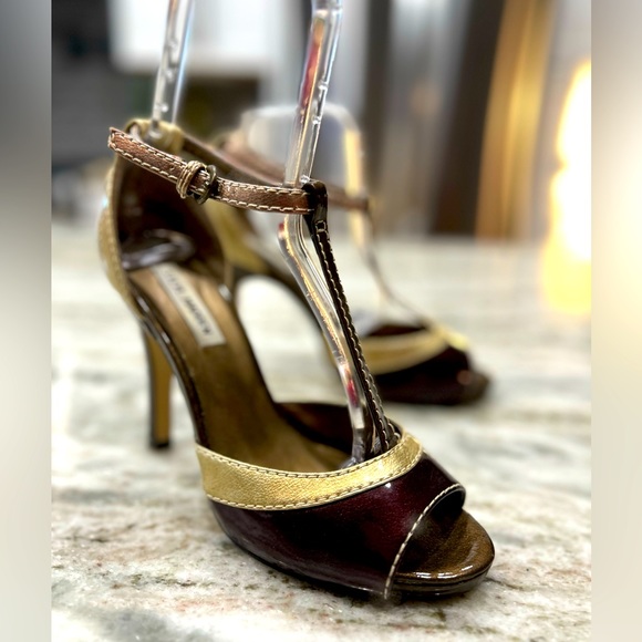 Steve Madden Patent Leather Brown/Gold T-Strap Shoes - Picture 2 of 11